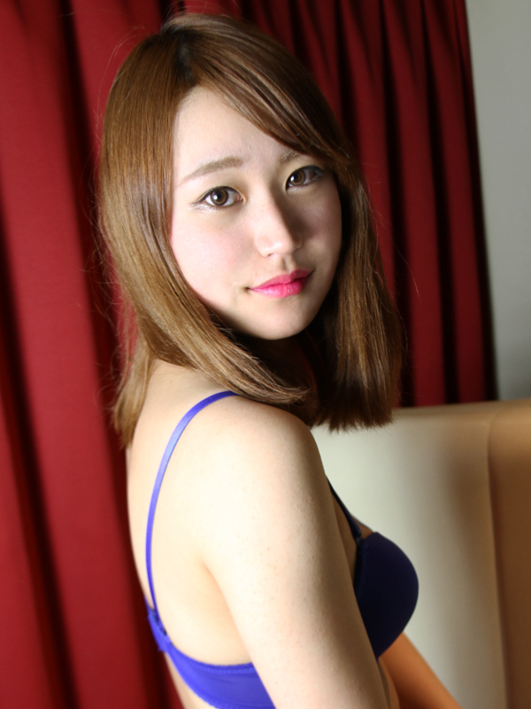 激安ヌキ道楽・堺店 あいな 27歳 T：160　B：84(C)　W：56　H：84